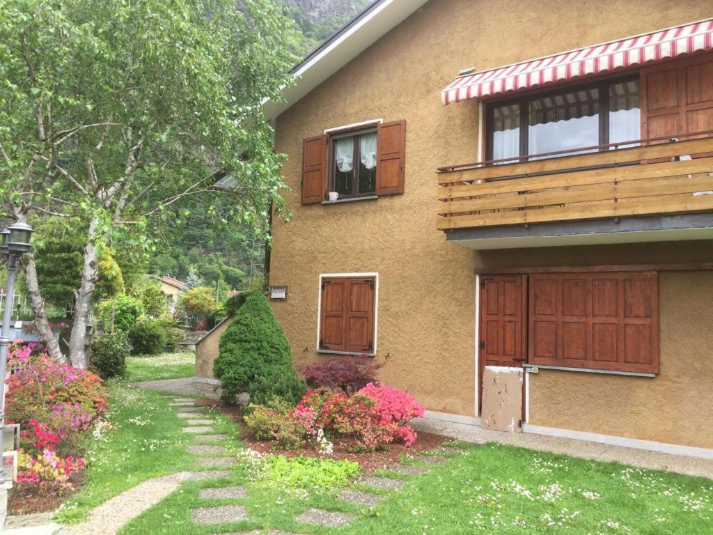 Da Boni & Luci Apartment Novate Mezzola Екстериор снимка